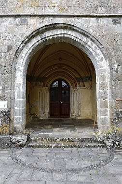Raulhac Église SaintPierreèsLiens (94 photos) Auvergne romane Cantal